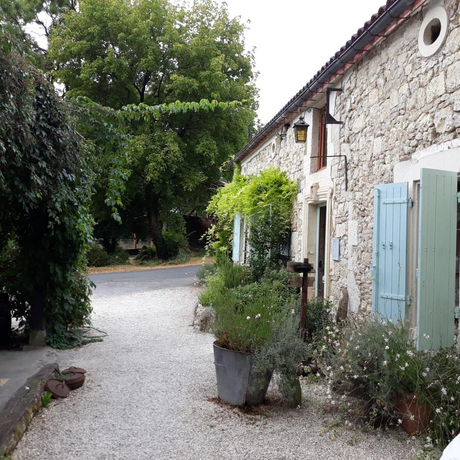 Bed and Breakfast Le moulin scalagrand à Mazieres  Extérieur photo